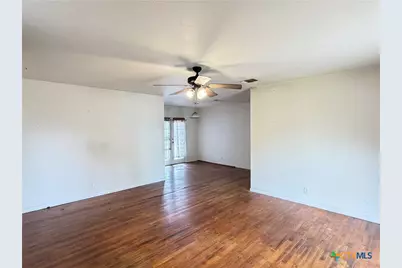 1902 Navidad Street, Victoria, TX 77901 - Photo 9