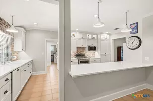 2 La Mesa Dr, New Braunfels, TX 78130 - Photo 15