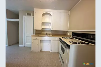 908 Pecan Street, Seguin, TX 78155 - Photo 5