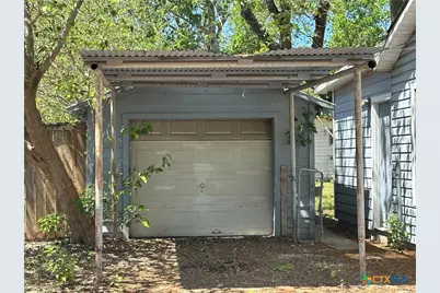 908 Pecan Street, Seguin, TX 78155 - Photo 3