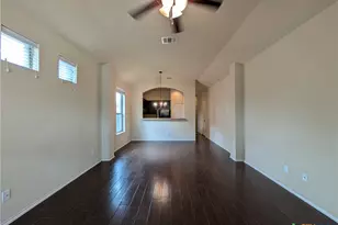 534 Creekside Cir, New Braunfels, TX 78130 - Photo 3