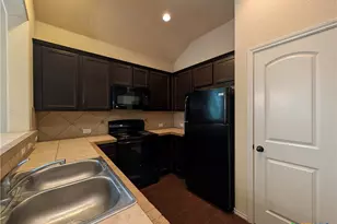 534 Creekside Cir, New Braunfels, TX 78130 - Photo 17