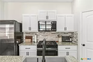 175 Lake Gln, San Marcos, TX 78666 - Photo 9