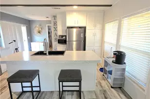1005 W Houston Ave, Seadrift, TX 77983 - Photo 5