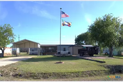 1005 W Houston Avenue, Seadrift, TX 77983 - Photo 13