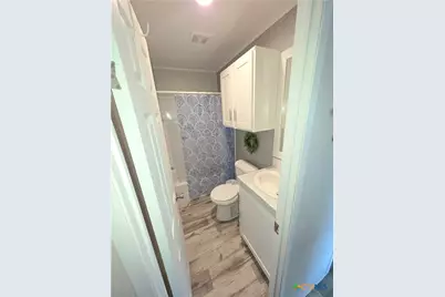1005 W Houston Avenue, Seadrift, TX 77983 - Photo 9