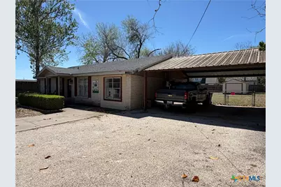 202 Bego Street, Goliad, TX 77963 - Photo 3