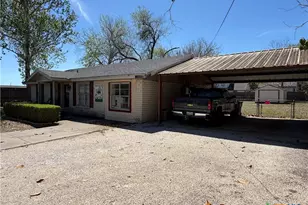 202 Bego St, Goliad, TX 77963 - Photo 3