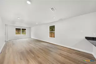 708 S 28th St, Temple, TX 76504 - Photo 7