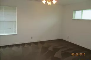 110 Jocelyn Cir, Victoria, TX 77901 - Photo 17