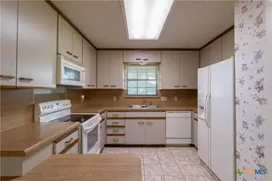 3065 Summit Dr, Belton, TX 76513 - Photo 15