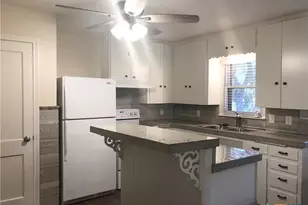 1002 Hazelton St, San Marcos, TX 78666 - Photo 5