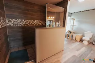 200 Williams St, Cuero, TX 77954 - Photo 13