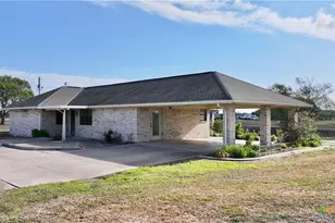 23409 Zac Lentz Pkwy, Victoria, TX 77905 - Photo 3