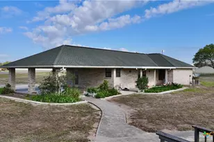 23409 Zac Lentz Pkwy, Victoria, TX 77905 - Photo 5
