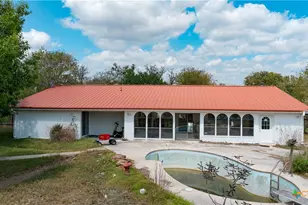 27 Schaefer Rd, Victoria, TX 77905 - Photo 5