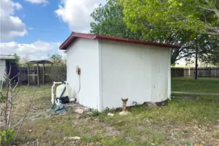 27 Schaefer Rd, Victoria, TX 77905 - Photo 39
