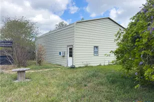 27 Schaefer Rd, Victoria, TX 77905 - Photo 35