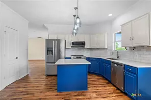 300 Rustic Tr, Cibolo, TX 78108 - Photo 9