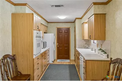 1208 Mooncrest, New Braunfels, TX 78130 - Photo 9