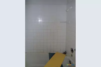 109 Sun Valley Drive, Victoria, TX 77904 - Photo 7