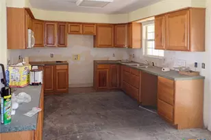 109 Sun Valley Dr, Victoria, TX 77904 - Photo 3