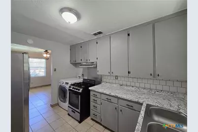 212 E Valley Road, Harker Heights, TX 76548 - Photo 17