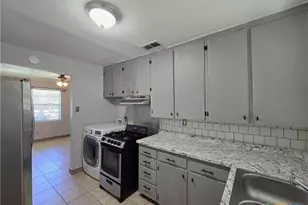 212 E Valley Rd, Harker Heights, TX 76548 - Photo 17