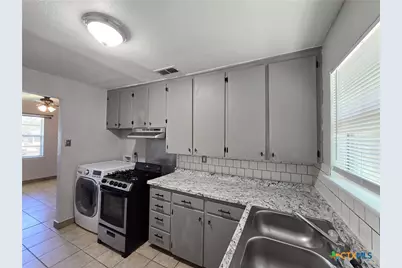 212 E Valley Road, Harker Heights, TX 76548 - Photo 19