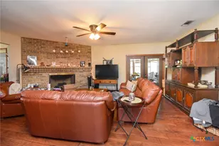 103 Rhodes Rd, Victoria, TX 77904 - Photo 7