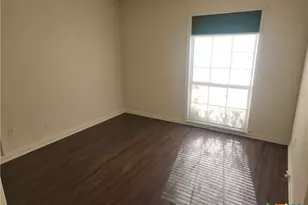 902 S 23rd St, Temple, TX 76504 - Photo 5