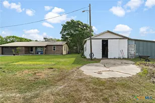 73 Mesquite St, Lolita, TX 77971 - Photo 5