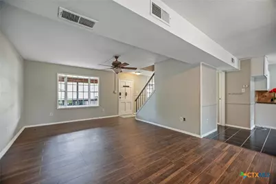 310 Glenbrook Lane, Port Lavaca, TX 77979 - Photo 9