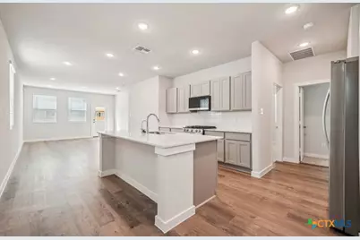 4330 Hobbiton Way, New Braunfels, TX 78130 - Photo 7