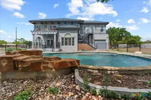 829 Kings Point Dr, Canyon Lake, TX 78133 - Photo 3