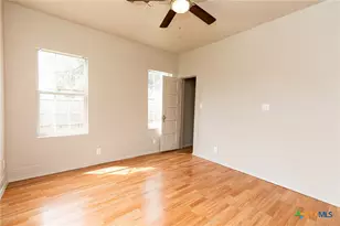 905 N 9th St, Temple, TX 76501 - Photo 27