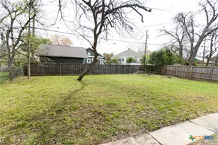 905 N 9th St, Temple, TX 76501 - Photo 35