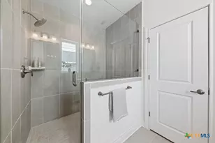 795 N Academy Ave, New Braunfels, TX 78130 - Photo 17