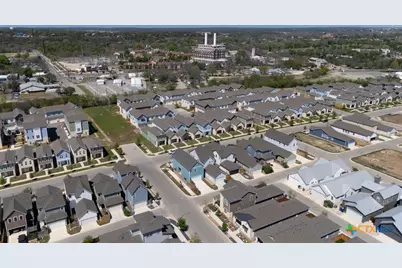 795 N Academy Avenue, New Braunfels, TX 78130 - Photo 3