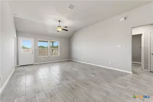 829 Stonemanor, Seguin, TX 78155 - Photo 5