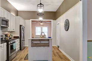 204 S Valley St, Cuero, TX 77954 - Photo 13