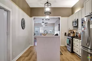 204 S Valley St, Cuero, TX 77954 - Photo 17