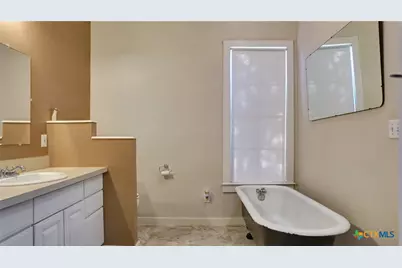 204 S Valley Street, Cuero, TX 77954 - Photo 27