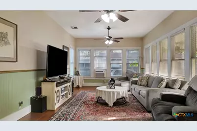 204 S Valley Street, Cuero, TX 77954 - Photo 11