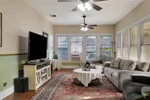 204 S Valley St, Cuero, TX 77954 - Photo 11