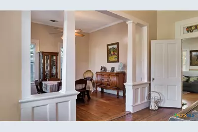 204 S Valley Street, Cuero, TX 77954 - Photo 3