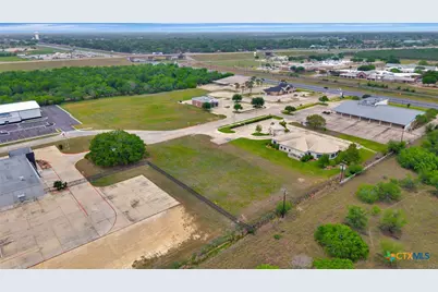 205 Kerh Boulevard, Victoria, TX 77904 - Photo 9