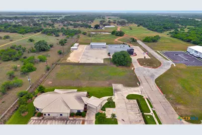 205 Kerh Boulevard, Victoria, TX 77904 - Photo 7