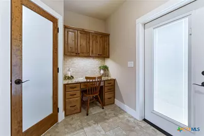 203 Champions Boulevard #B, La Vernia, TX 78121 - Photo 7