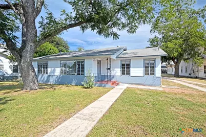 268 E Mill Street, New Braunfels, TX 78130 - Photo 3